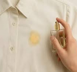 چگونه لکه عطر را از بین ببریم ؟